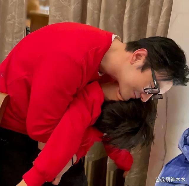 杨颖禁言解除惹争议，被曝3月进组复出，和闺蜜跨年生活滋润