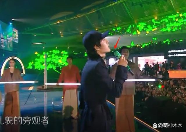 湖南跨年夜：汪涵谢娜落泪，王一博假唱，宋茜王鹤棣差点亲上