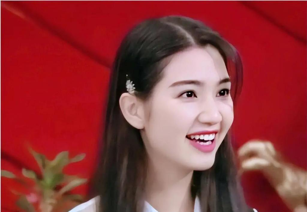 8位“叫不上名”的香港女配角，年轻时都美若天仙一眼万年