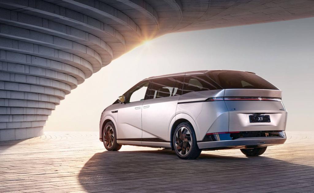 小鹏 X9 正式发布，35.98 万起，剑指 MPV 第一名！