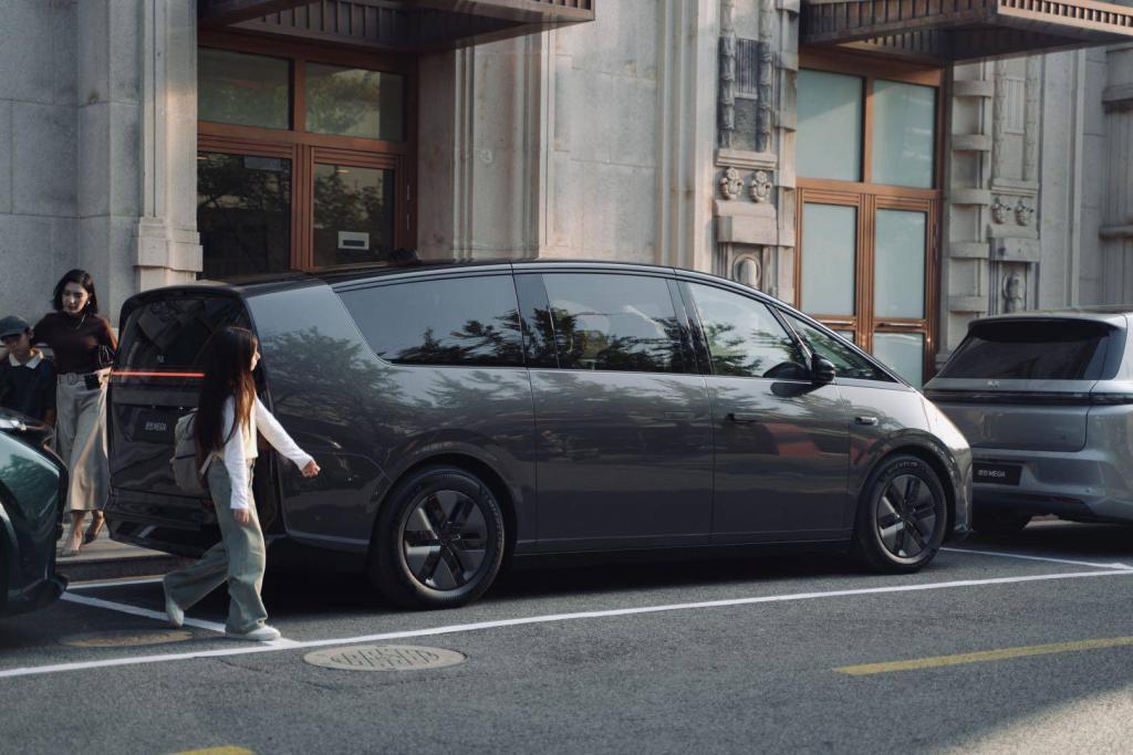 小鹏开打「晋级赛」，X9 拿下「第一滴血」