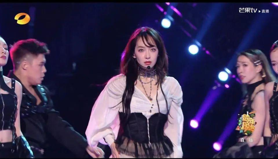 湖南台赢麻了：蔡依林唱13首歌，凤凰传奇是收视福将