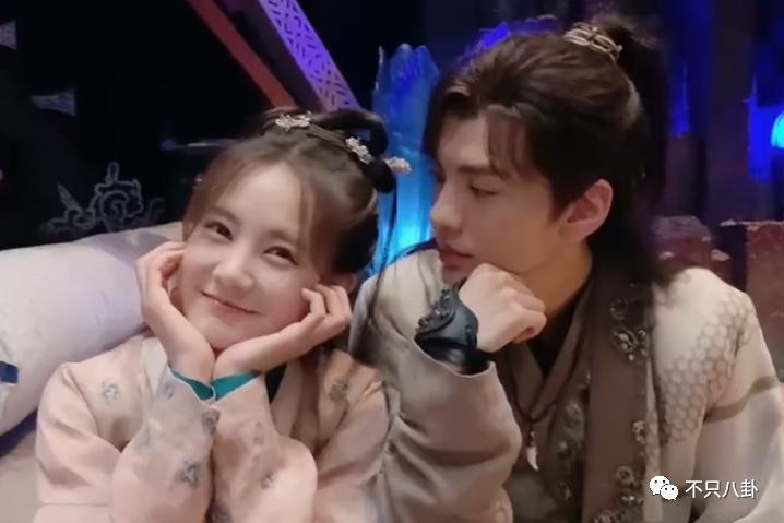 到底是CP营业还是真情侣？这俩人的互动让人看不懂了……