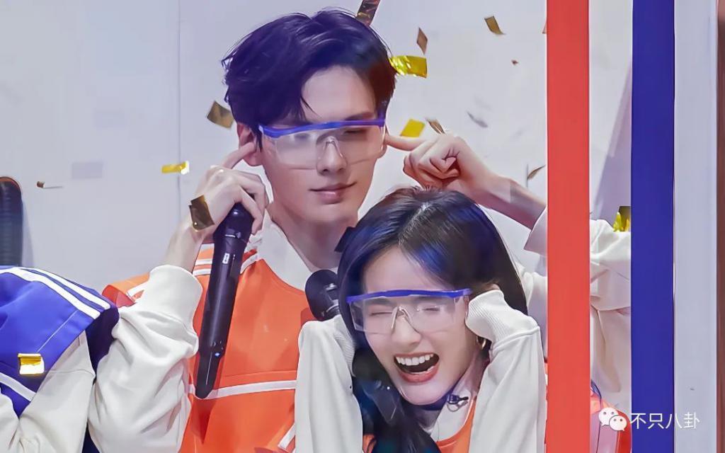 到底是CP营业还是真情侣？这俩人的互动让人看不懂了……