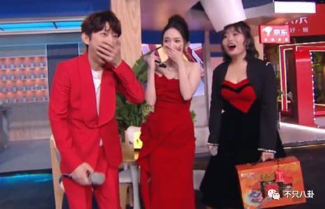 太热闹了吧！居然有九对情侣要结婚？