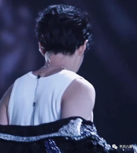 太热闹了吧！居然有九对情侣要结婚？