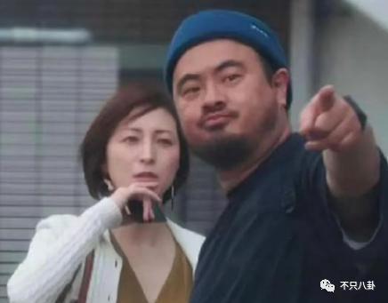 太热闹了吧！居然有九对情侣要结婚？