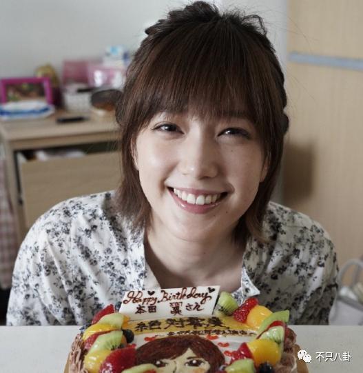 太热闹了吧！居然有九对情侣要结婚？