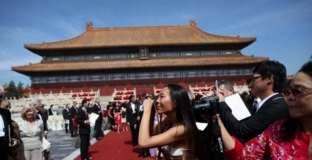 一场婚礼轰动京城，如今也离了？