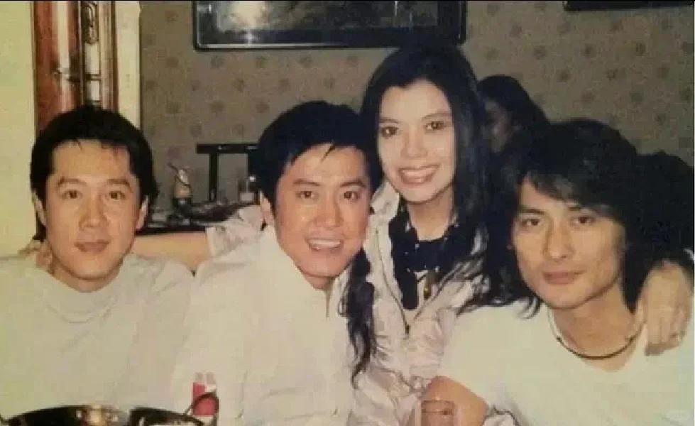 一场婚礼轰动京城，如今也离了？