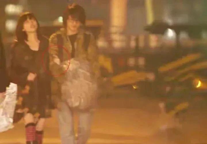 靠老婆养着，这男星成了全网天菜