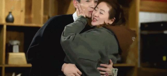 靠老婆养着，这男星成了全网天菜