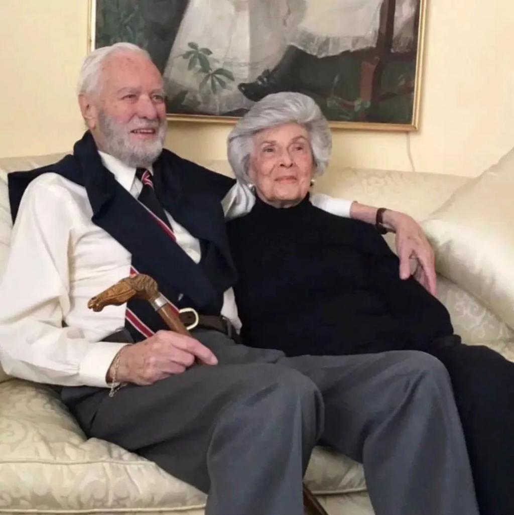 阅女无数，却与她相识6天闪婚，相伴走了73年