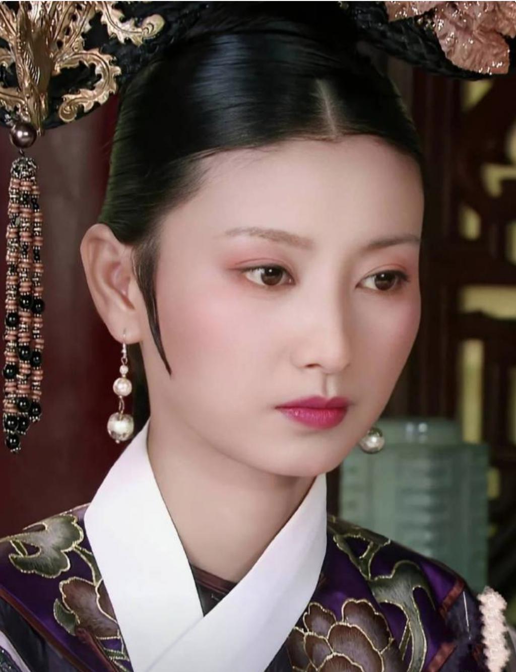《甄嬛传》12年后：蓝盈莹娇俏，沈眉庄“发福”得不敢认？