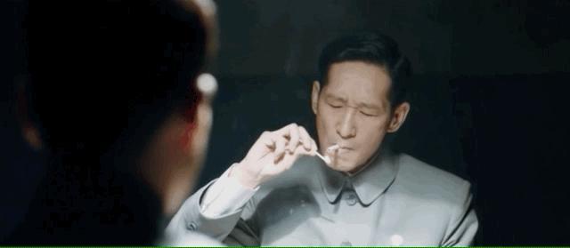 “性张力”拉满，他即刻封神
