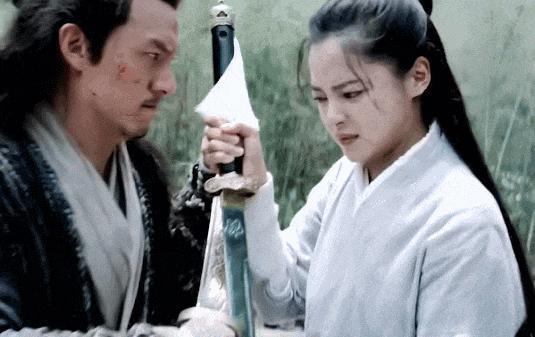 这次轮到她艳压了？