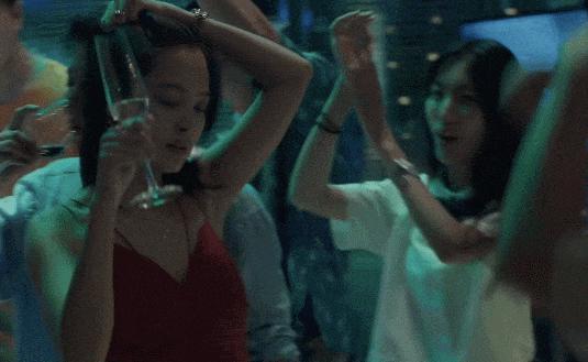 这次轮到她艳压了？