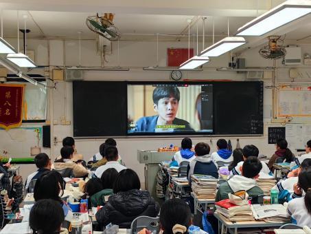 《鸣龙少年》怎么就成了2024开年第一爆剧？