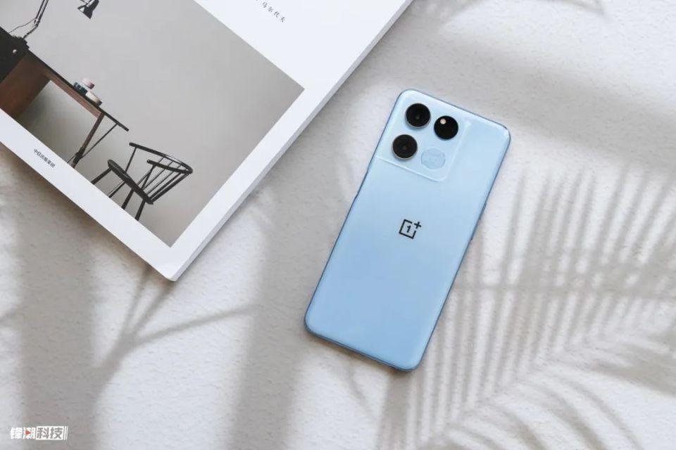 太爽了，去年卖两三千的手机，现在不到1000元