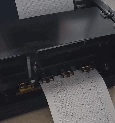 五年前帮初中生写作业的写字机器人，现在被网友捧上了神坛。