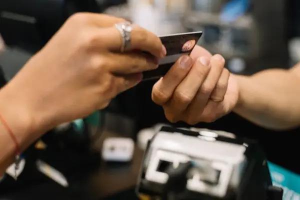 “仅退款”后味回甘