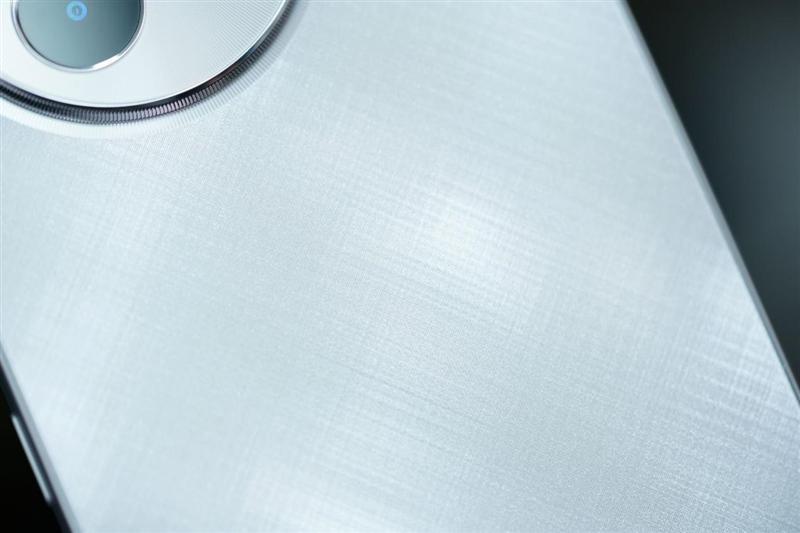 柔光 环闪 远近都能拍！vivo S18e评测：2千档最懂人像的手机