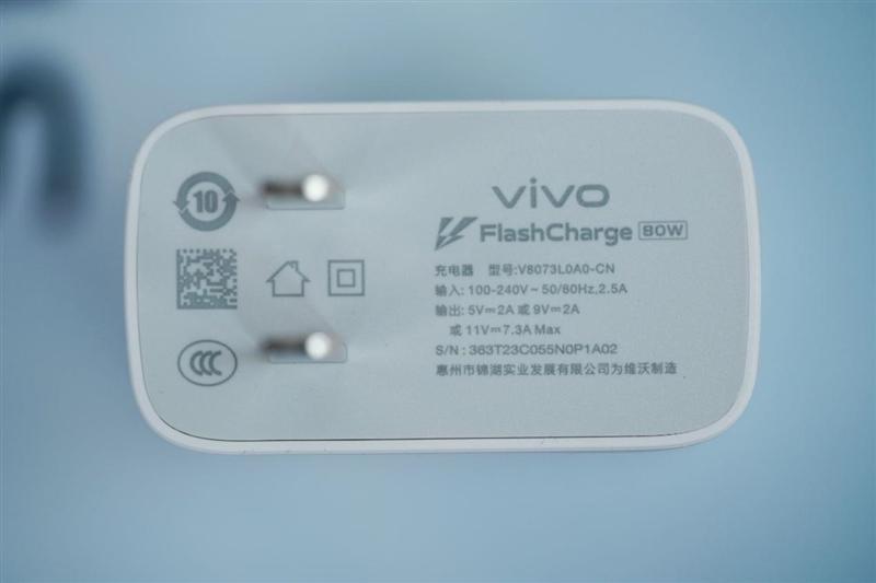 柔光 环闪 远近都能拍！vivo S18e评测：2千档最懂人像的手机