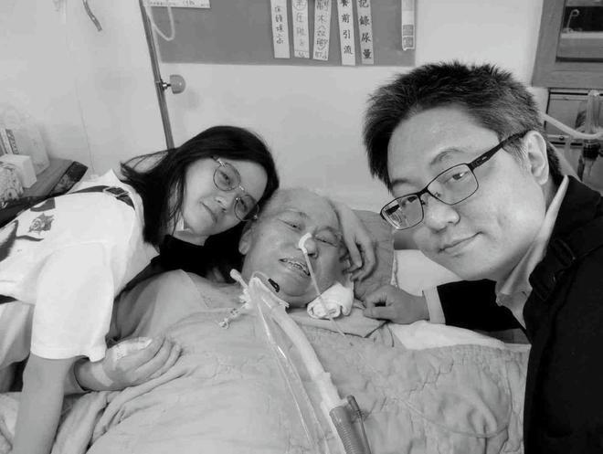 曝“爷孙恋”女主林靖恩流落街头，近状令人唏嘘，继子回应