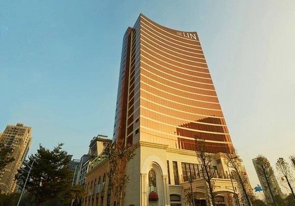 曝“爷孙恋”女主林靖恩流落街头，近状令人唏嘘，继子回应