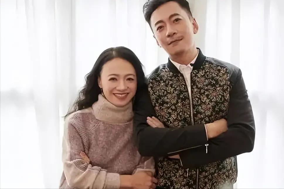 领奖前夜父母惨遭杀害，含泪退出乐坛后，如今的他怎样了