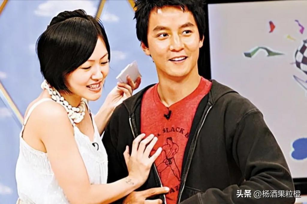拜托你们有点分寸感，公众人物撩汉、乱认爸爸，太尴尬