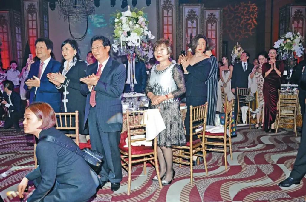 《繁花》里宝总的原型是他？聊聊九十年代金粉银沙的上海滩旧事