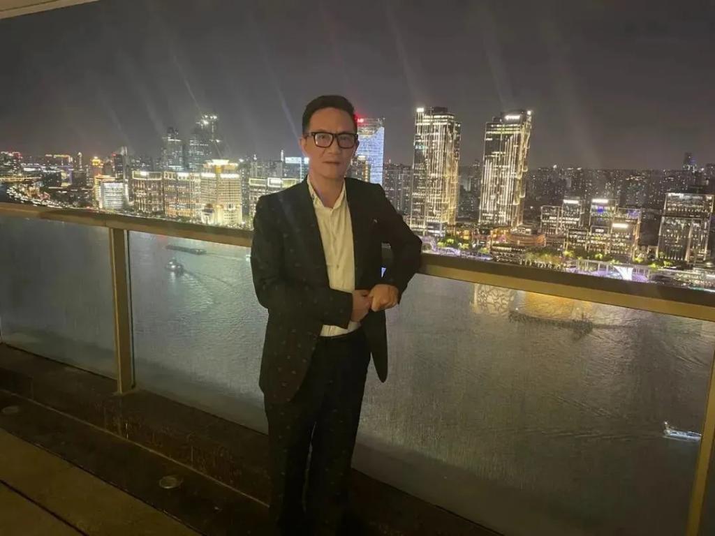 《繁花》里宝总的原型是他？聊聊九十年代金粉银沙的上海滩旧事