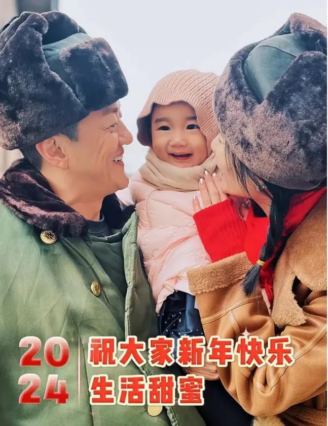 李亚鹏近照显苍老！被曝欠债4000万，马路边上摆摊卖茶？