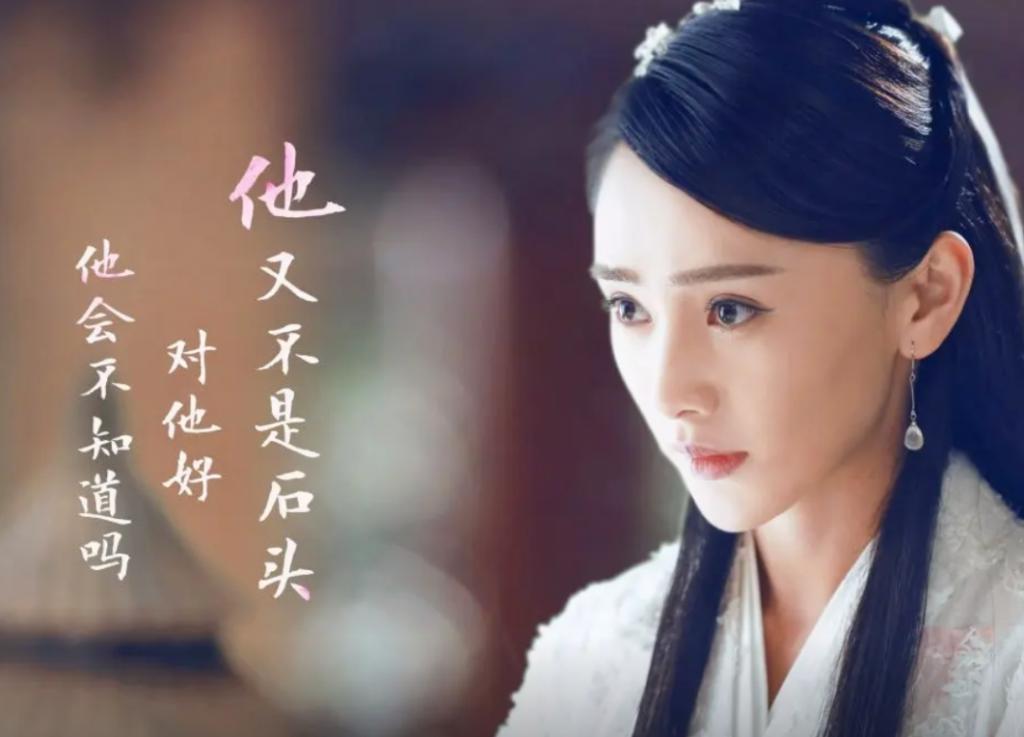 汪小菲女友照片曝光，网红脸微笑唇，网友调侃像大S妈妈