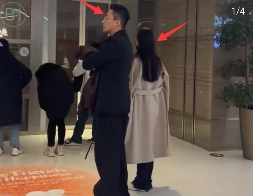 汪小菲女友照片曝光，网红脸微笑唇，网友调侃像大S妈妈