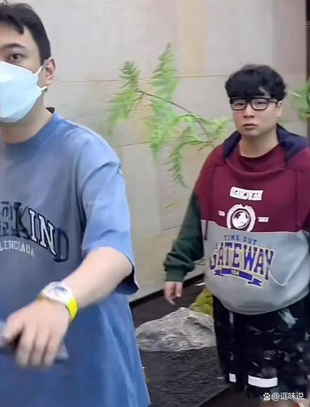 曝王思聪带30个美女现身海南！多位百万级女网红