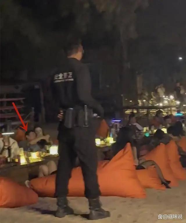 曝王思聪带30个美女现身海南！多位百万级女网红