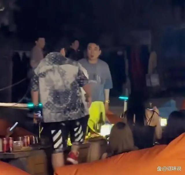 曝王思聪带30个美女现身海南！多位百万级女网红