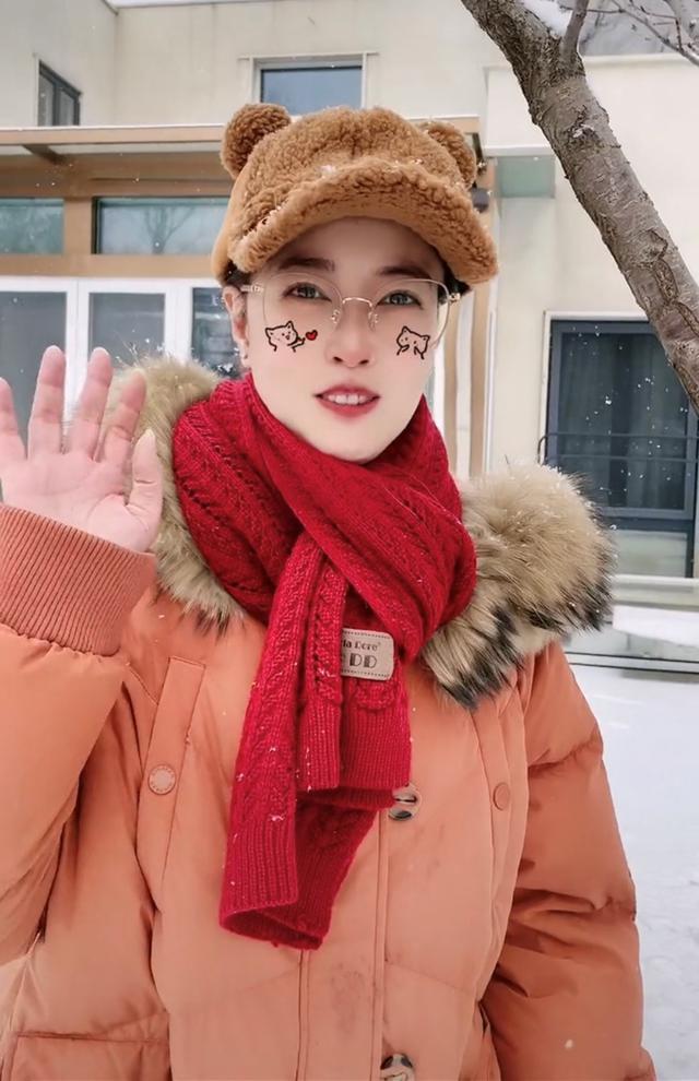 周海媚离世不足1月，家人出售豪宅，看到报价我心情复杂