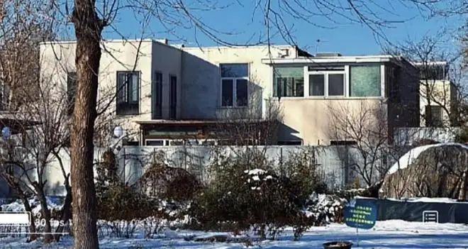 周海媚离世不足1月，家人出售豪宅，看到报价我心情复杂