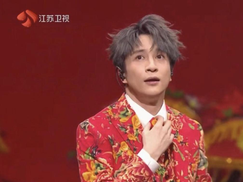 跨年回顾：有搞笑有唱将！而他一出场，收视直接炸了
