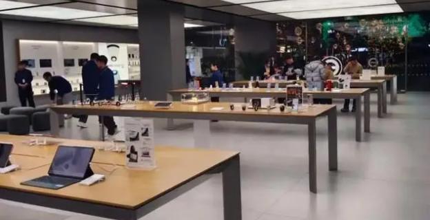 购买华为手机必须现场拆封激活？华为官方：将处罚相关门店及负责人