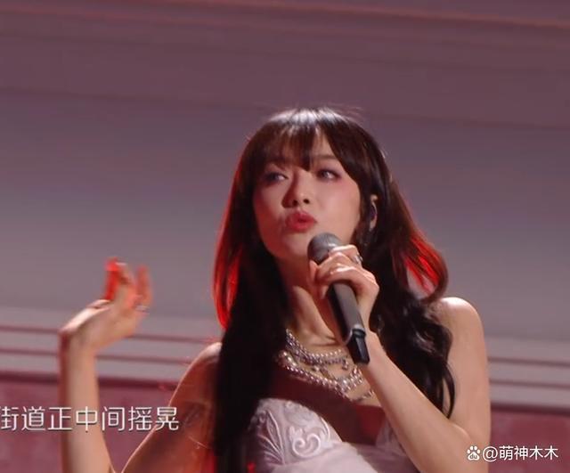 卫视跨年鉴定！江苏全员真唱，湖南假唱最多，腾格尔假唱被嘲