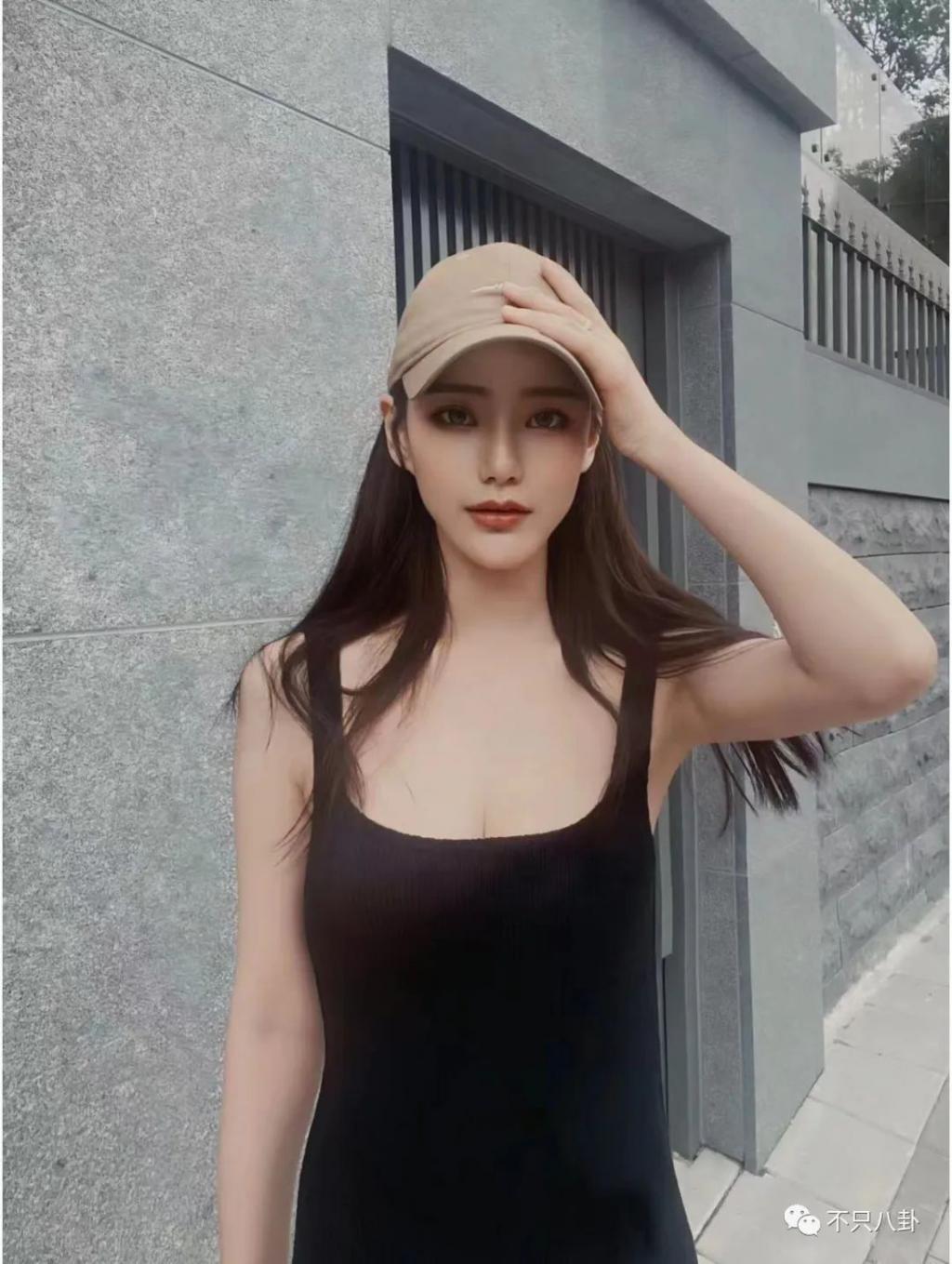 两年换了至少3个女朋友，他可真是一点空窗期都没有啊……