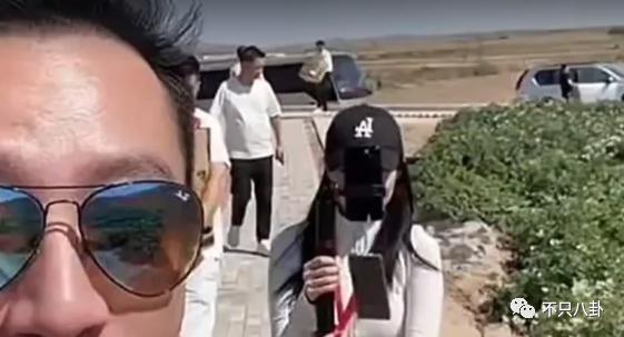 两年换了至少3个女朋友，他可真是一点空窗期都没有啊……