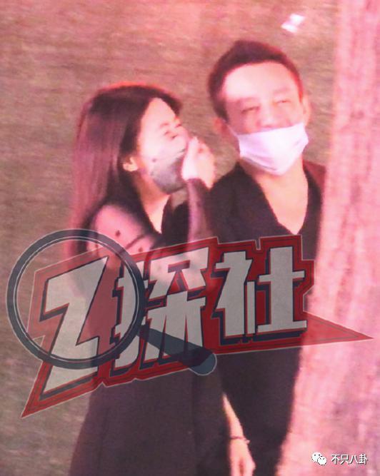 两年换了至少3个女朋友，他可真是一点空窗期都没有啊……