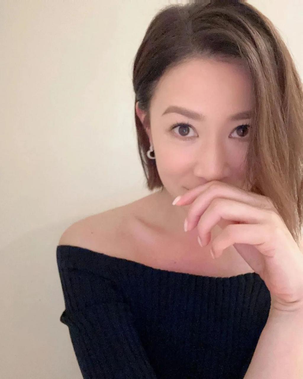 佘诗曼亲自揭秘港女不老传说，一天吃六顿，早晚一片面膜