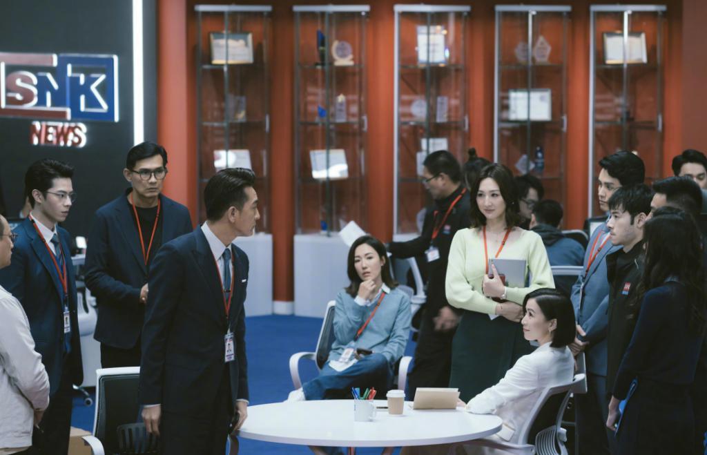 佘诗曼亲自揭秘港女不老传说，一天吃六顿，早晚一片面膜