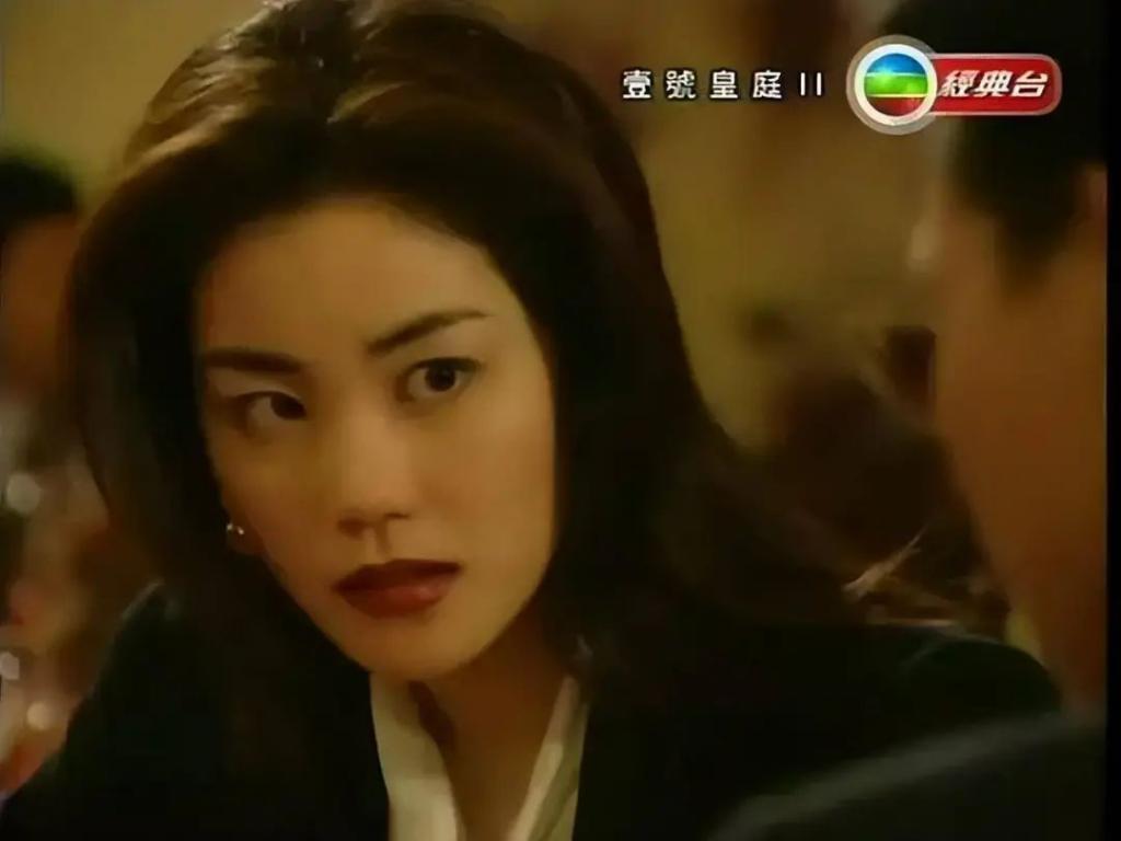 佘诗曼亲自揭秘港女不老传说，一天吃六顿，早晚一片面膜